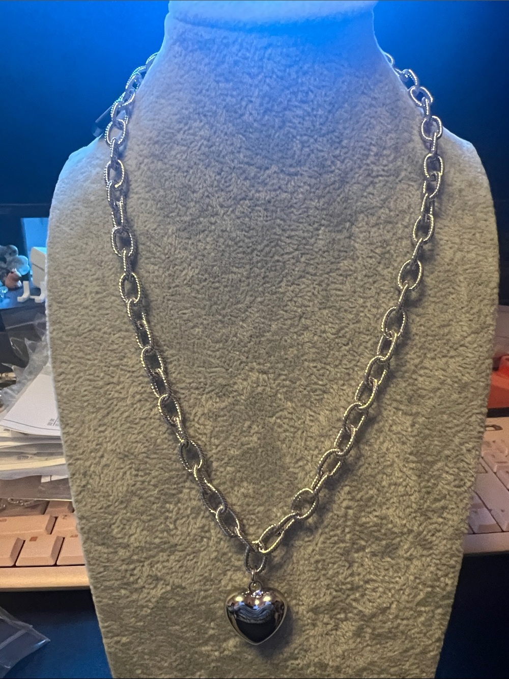 Elegant Silver Heart Pendant Chain Necklace for Women